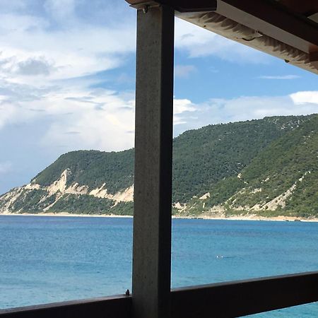 Hotel Ayios Nikitas Bagian luar foto