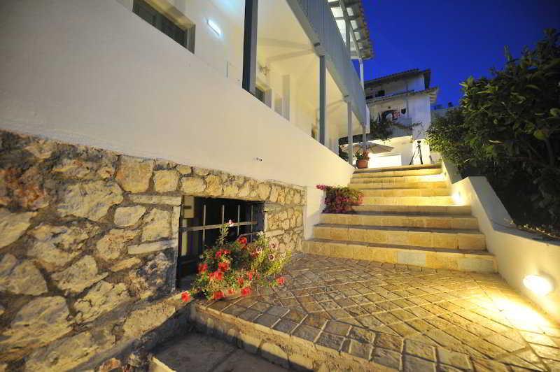 Hotel Ayios Nikitas Bagian luar foto
