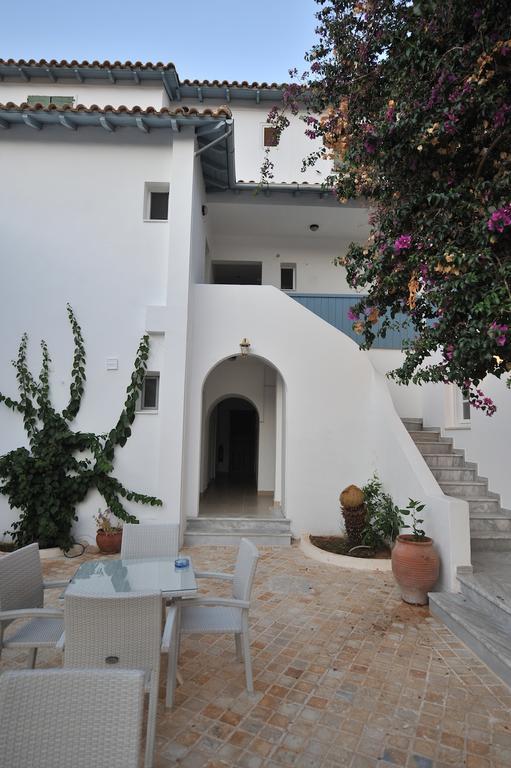 Hotel Ayios Nikitas Bagian luar foto