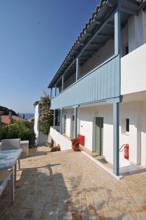 Hotel Ayios Nikitas Bagian luar foto